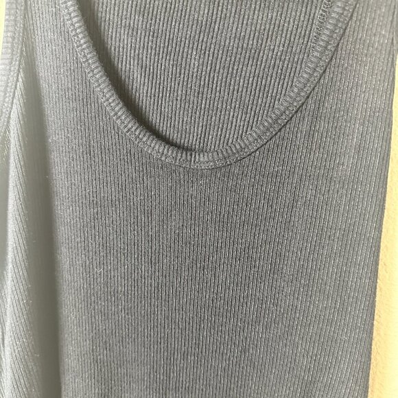 J. CREW Scoop Neck RIbbed Tank Top Black Size Medium - Picture 5 of 7